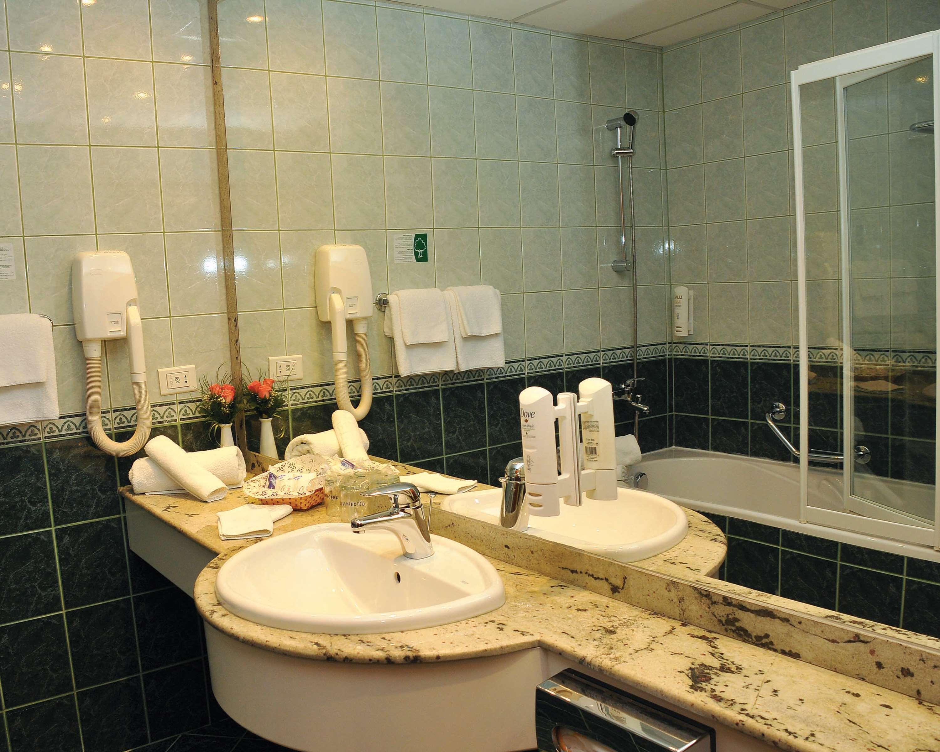 Best Western Hotel Turist Szkopje Szoba fotó