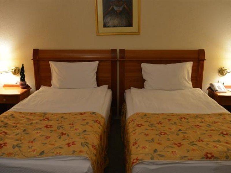 Best Western Hotel Turist Szkopje Kültér fotó