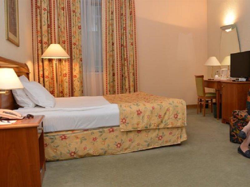 Best Western Hotel Turist Szkopje Kültér fotó